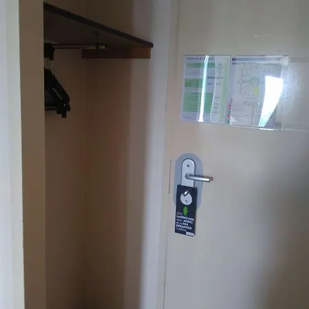 Campanile Otel Livry-Gargan