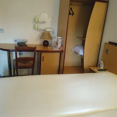 Campanile Hotel 2*