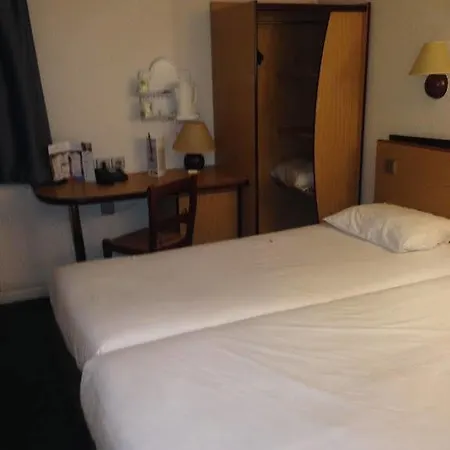 Campanile Otel Livry-Gargan