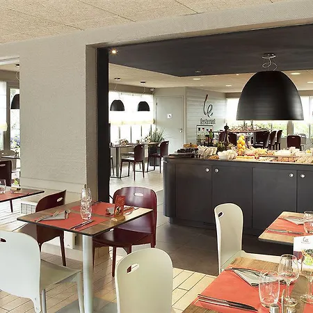 Otel Campanile Livry-Gargan